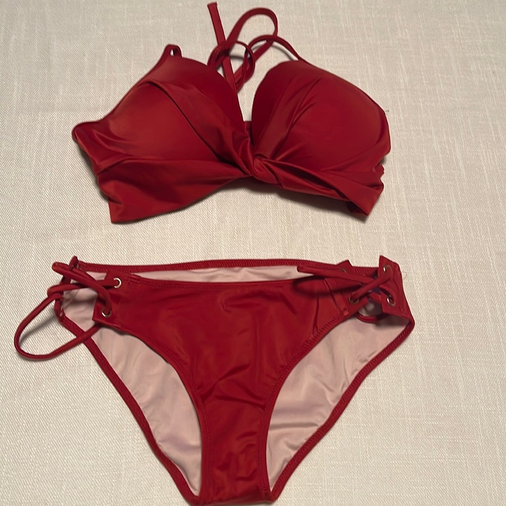 NEW. Two piece swimwear